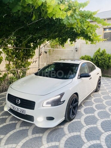 Nissan Maxima-1