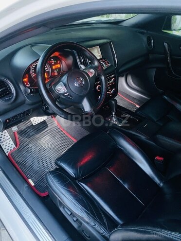 Nissan Maxima-5