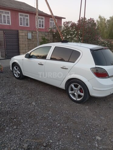 Opel Astra 2009, 280,000 km - 1.4 l - Salyan