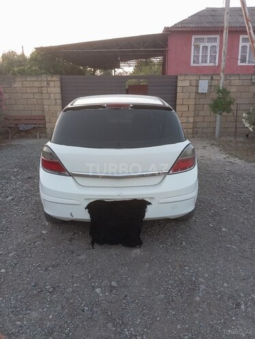 Opel Astra 2009, 280,000 km - 1.4 l - Salyan