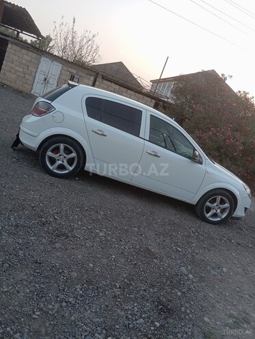 Opel Astra 2009, 280,000 km - 1.4 l - Salyan