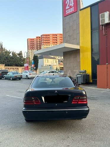 Mercedes E 220 d 2001, 322,868 km - 2.2 l - Bakı