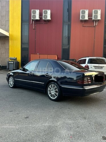 Mercedes E 220 d 2001, 322,868 km - 2.2 l - Bakı
