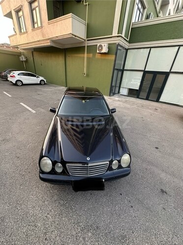 Mercedes E 220 d 2001, 322,868 km - 2.2 l - Bakı