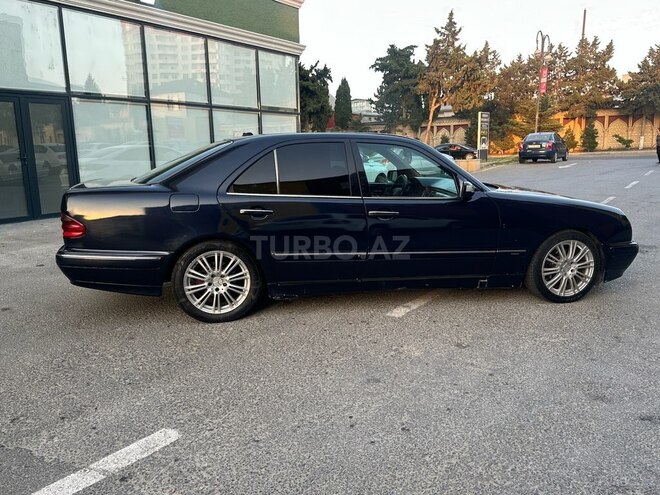 Mercedes E 220 d 2001, 322,868 km - 2.2 l - Bakı