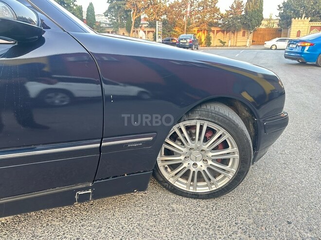 Mercedes E 220 d 2001, 322,868 km - 2.2 l - Bakı