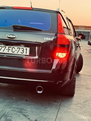 Kia  2008, 250,000 km - 1.6 l - Bakı