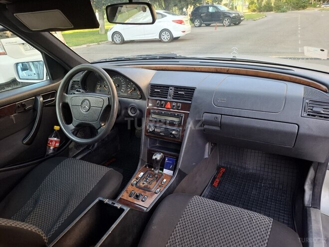 Mercedes C 240 1999, 258,800 km - 2.4 l - Bakı