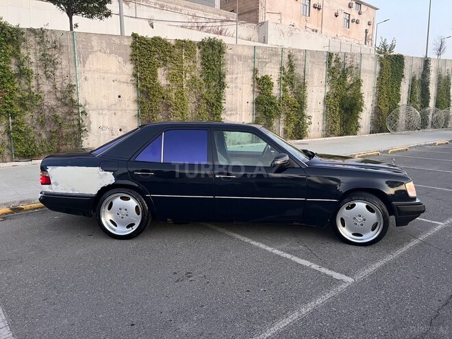 Mercedes E 220 1994, 123,321 km - 2.2 l - Bakı
