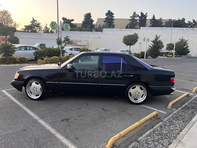 Mercedes E 220 1994, 123,321 km - 2.2 l - Bakı