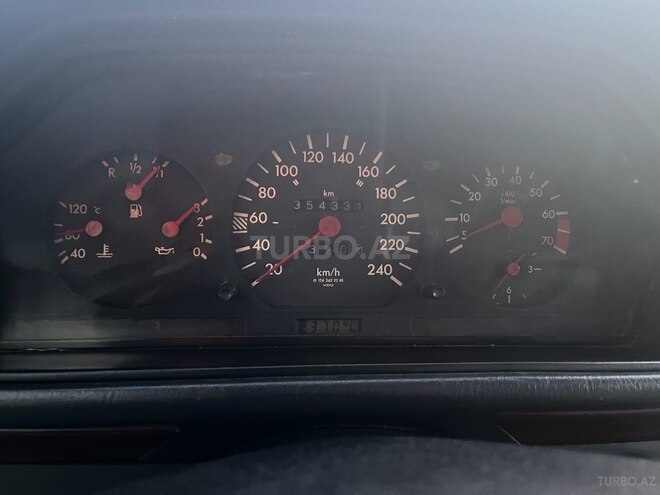 Mercedes E 220 1994, 123,321 km - 2.2 l - Bakı