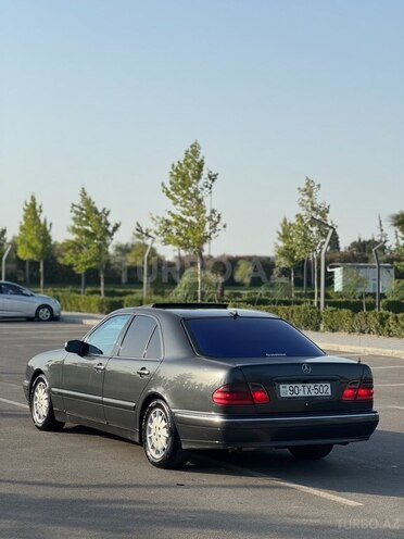 Mercedes E 280 2000, 380,000 km - 2.8 l - Salyan