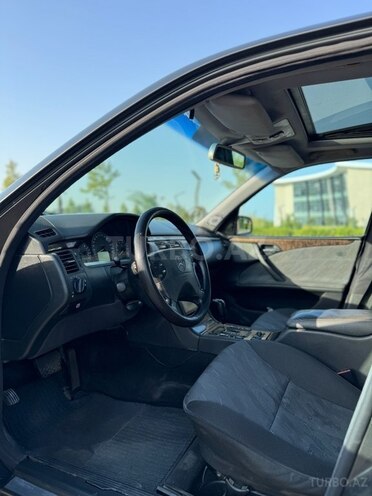 Mercedes E 280 2000, 380,000 km - 2.8 l - Salyan