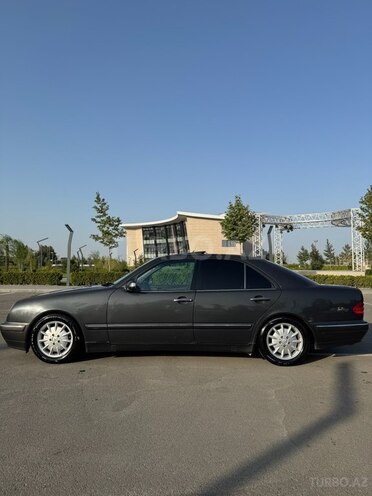 Mercedes E 280 2000, 380,000 km - 2.8 l - Salyan