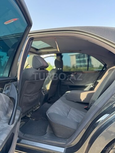 Mercedes E 280 2000, 380,000 km - 2.8 l - Salyan