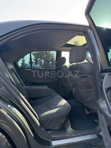 Mercedes E 280 2000, 380,000 km - 2.8 l - Salyan