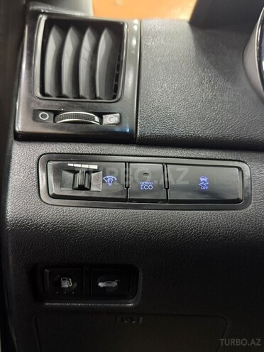 Hyundai Sonata-15