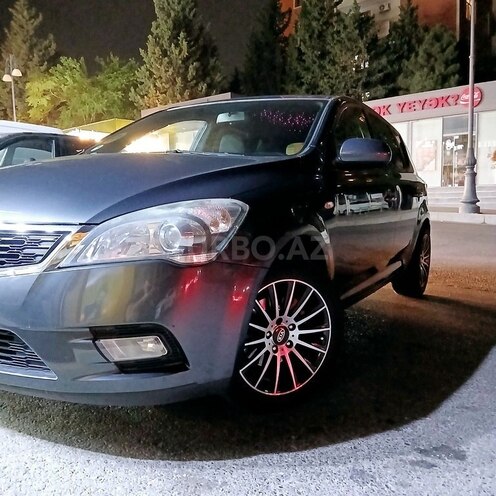 Kia Ceed 2009, 277,000 km - 1.4 л - Bakı