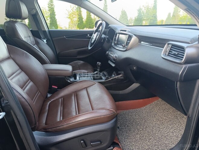Kia Sorento-13