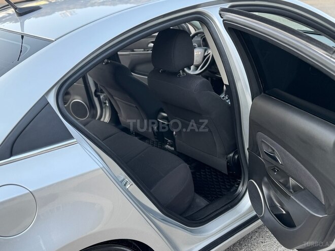 Chevrolet Cruze-6