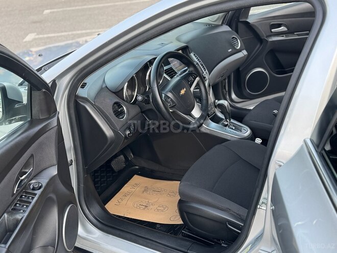 Chevrolet Cruze-10