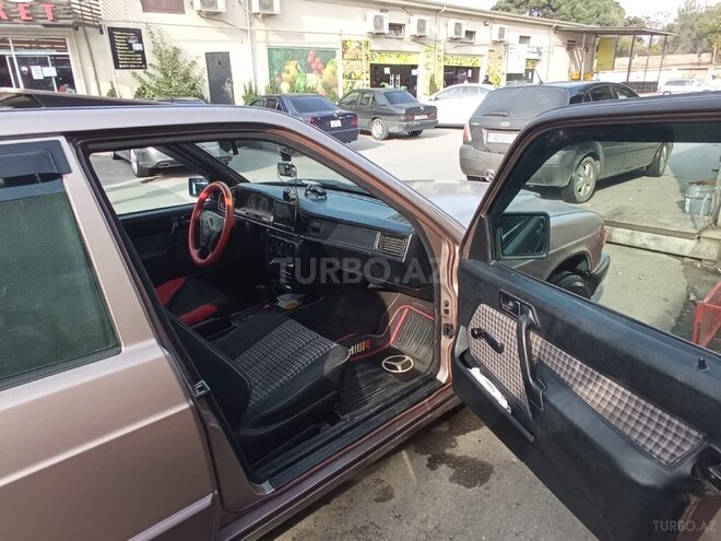 Mercedes 190 1993, 300,000 km - 2.0 l - Bakı