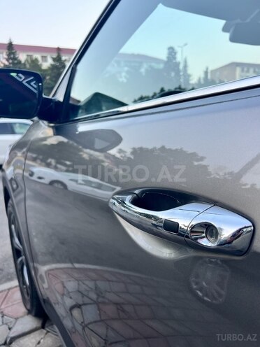 Hyundai Santa Fe-13
