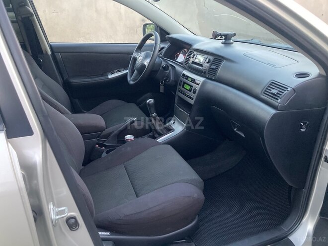 Toyota Corolla 2004, 323,600 km - 1.4 l - Şirvan