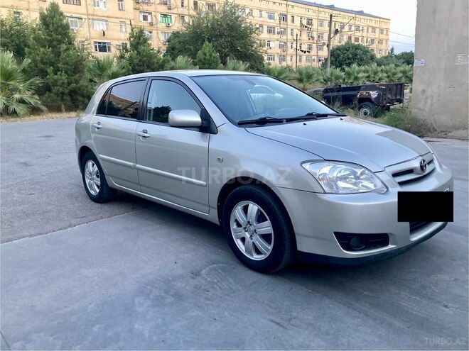 Toyota Corolla 2004, 323,600 km - 1.4 l - Şirvan