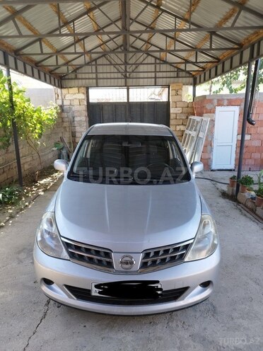 Nissan Tiida-10