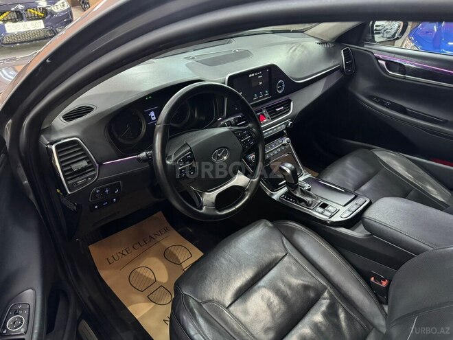 Hyundai Grandeur-17