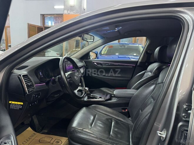 Hyundai Grandeur-18
