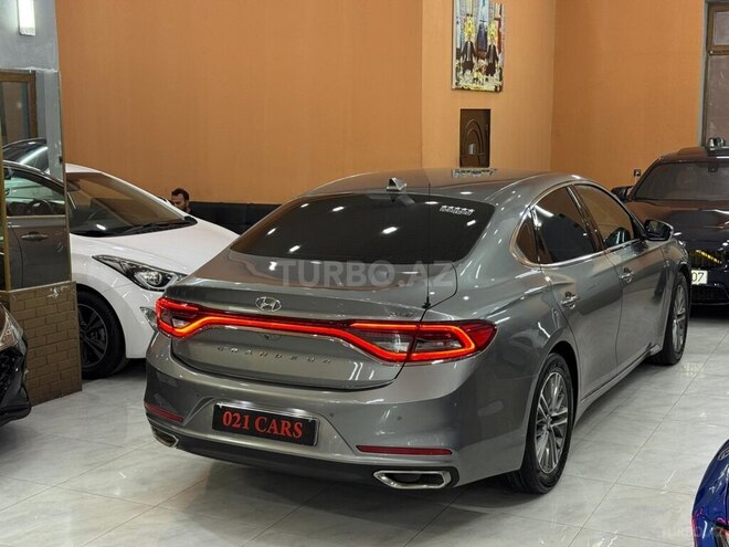 Hyundai Grandeur-25