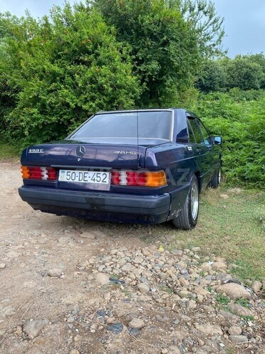 Mercedes 190 1993, 484,000 km - 2.0 l - Astara