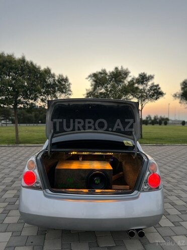 Nissan Altima-10