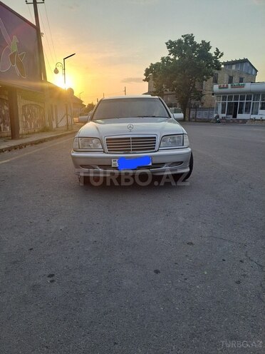 Mercedes C 230 2000, 240,000 km - 2.3 л - Balakən