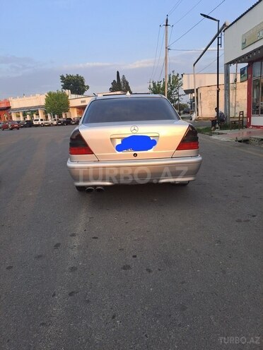 Mercedes C 230 2000, 240,000 km - 2.3 л - Balakən