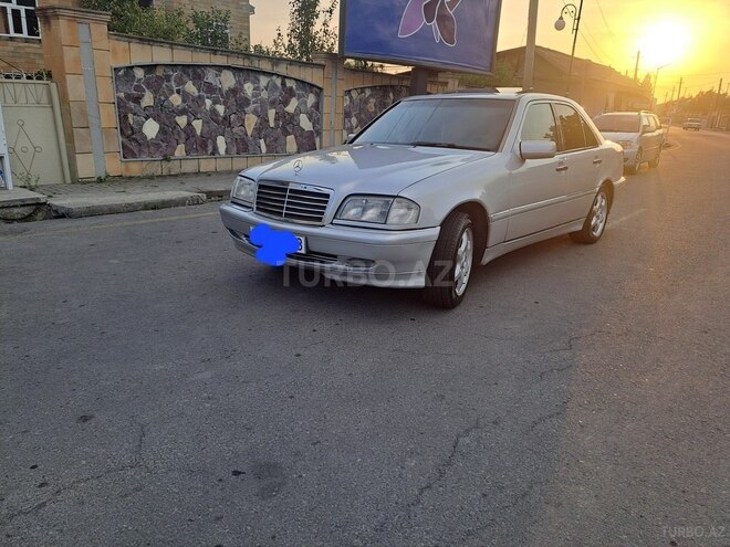 Mercedes C 230 2000, 240,000 km - 2.3 л - Balakən