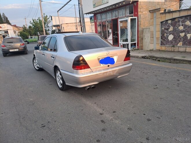 Mercedes C 230 2000, 240,000 km - 2.3 л - Balakən