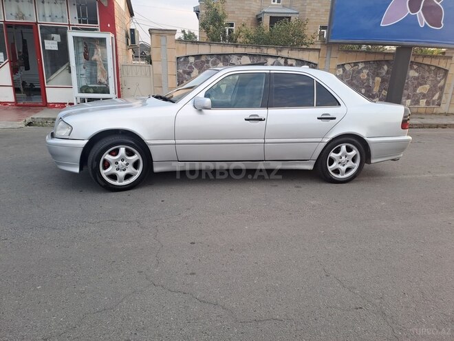 Mercedes C 230 2000, 240,000 km - 2.3 л - Balakən
