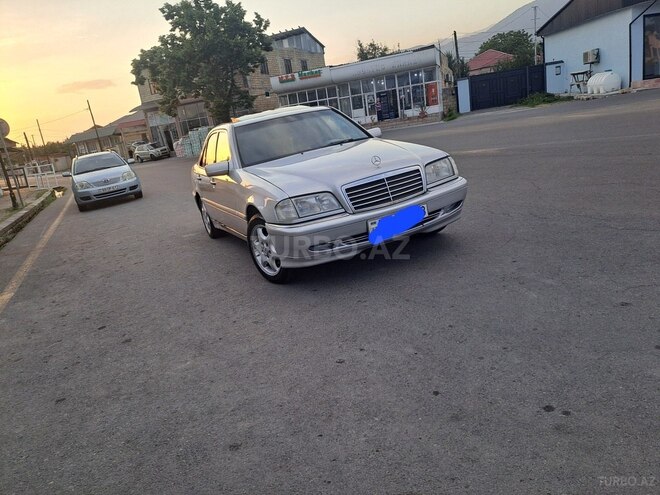 Mercedes C 230 2000, 240,000 km - 2.3 л - Balakən