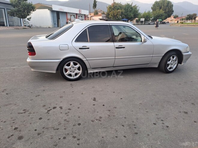 Mercedes C 230 2000, 240,000 km - 2.3 л - Balakən