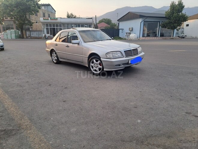 Mercedes C 230 2000, 240,000 km - 2.3 л - Balakən