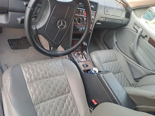 Mercedes C 230 2000, 240,000 km - 2.3 л - Balakən