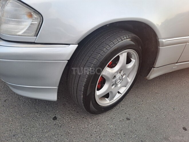 Mercedes C 230 2000, 240,000 km - 2.3 л - Balakən