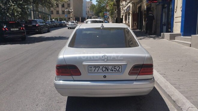 Mercedes E 200 1998, 443,000 km - 2.0 l - Bakı