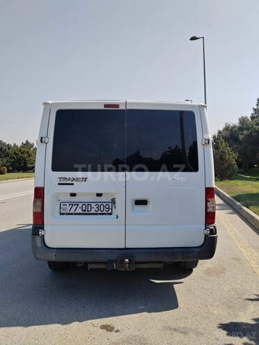 Ford Transit-5