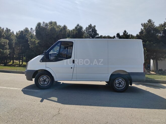 Ford Transit-6