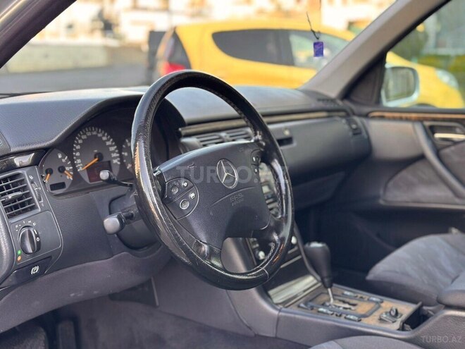 Mercedes E 220 1999, 420,000 km - 2.2 l - Bakı