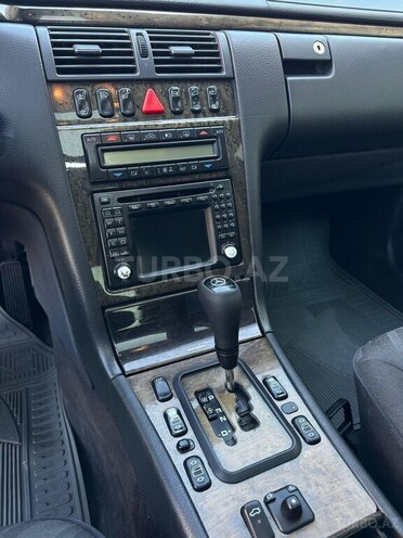 Mercedes E 220 1999, 420,000 km - 2.2 l - Bakı